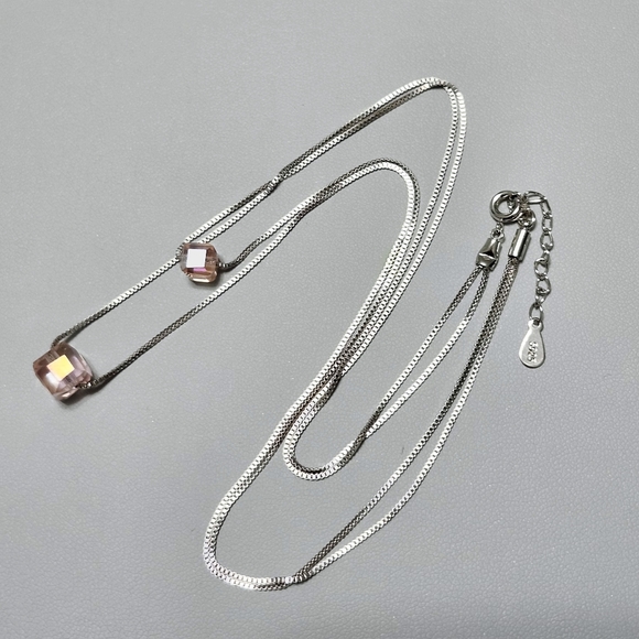 Silver double chain pink cubes Necklace - Picture 4 of 7